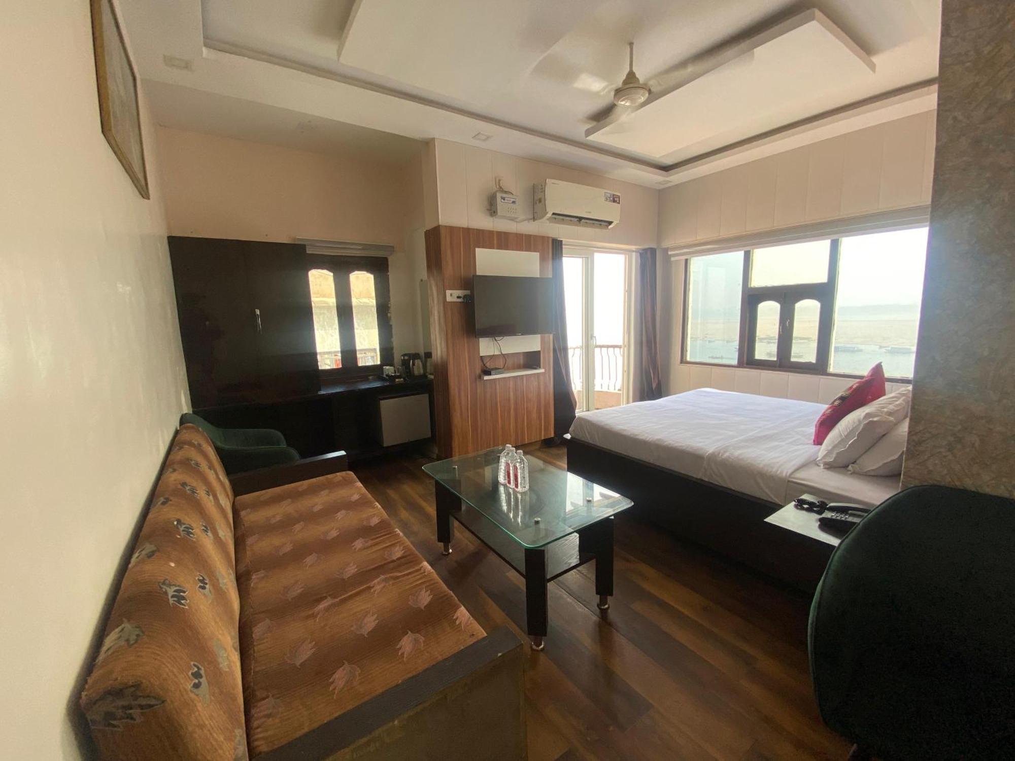 Hotel Sita Palace On Heritage Ghats Of Benaras Варанасі Екстер'єр фото