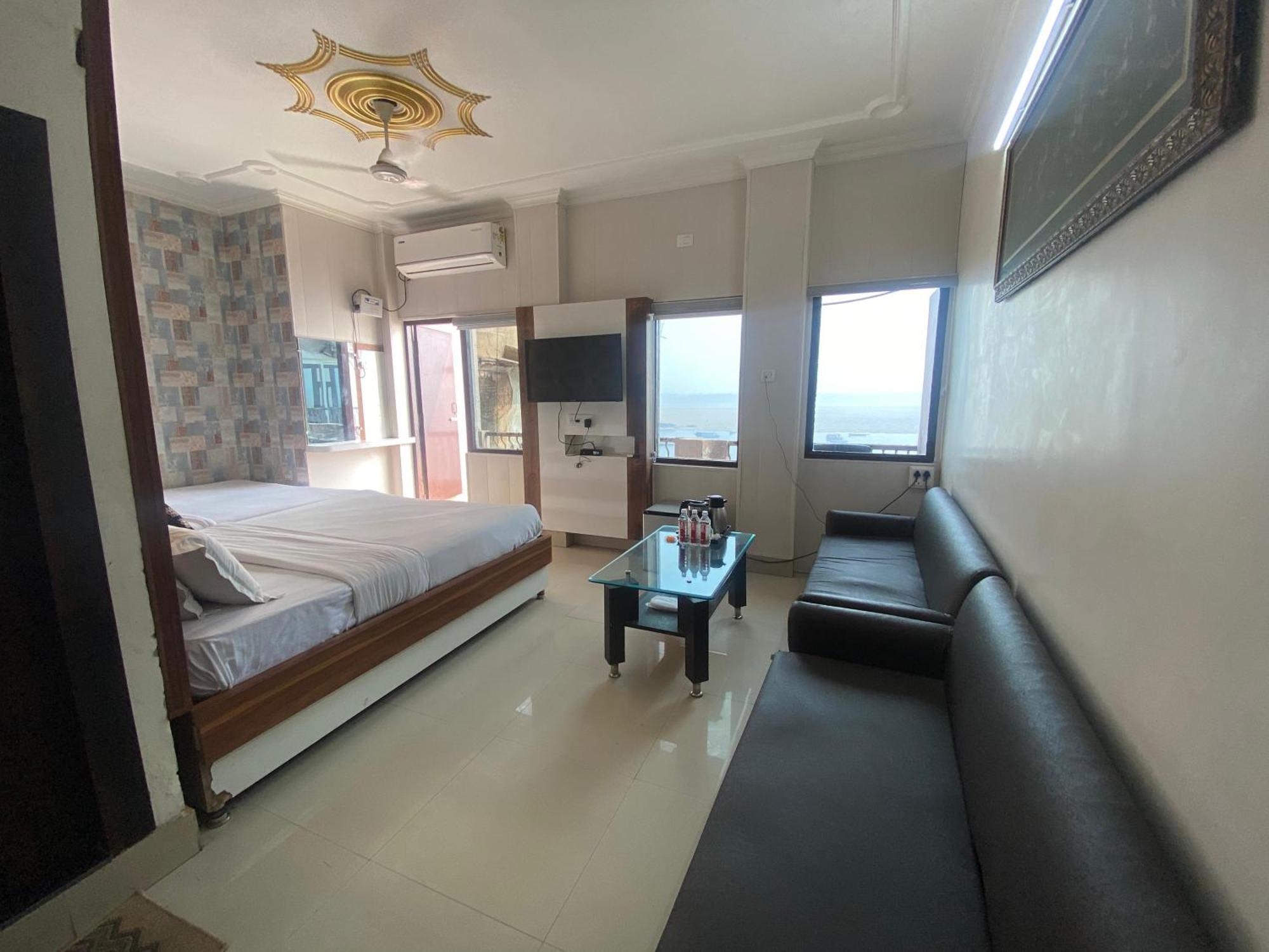 Hotel Sita Palace On Heritage Ghats Of Benaras Варанасі Екстер'єр фото