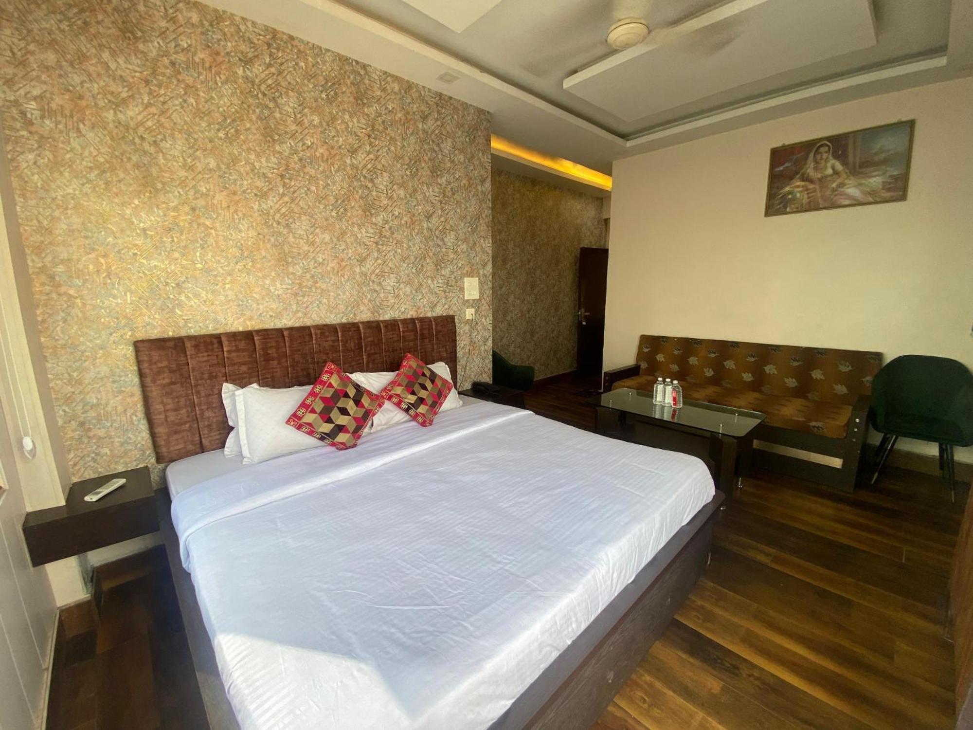 Hotel Sita Palace On Heritage Ghats Of Benaras Варанасі Екстер'єр фото