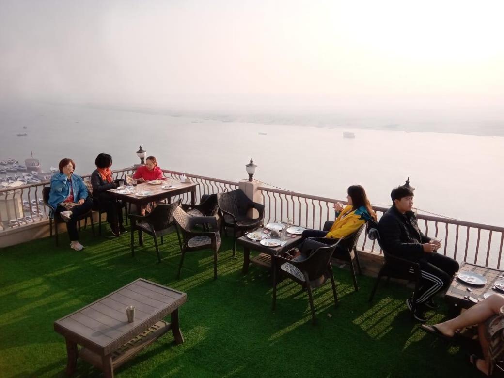 Hotel Sita Palace On Heritage Ghats Of Benaras Варанасі Екстер'єр фото